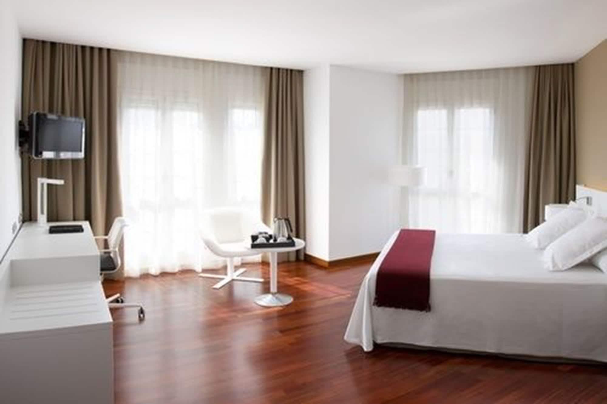 Urh Ciutat De Mataro Hotell Rum bild