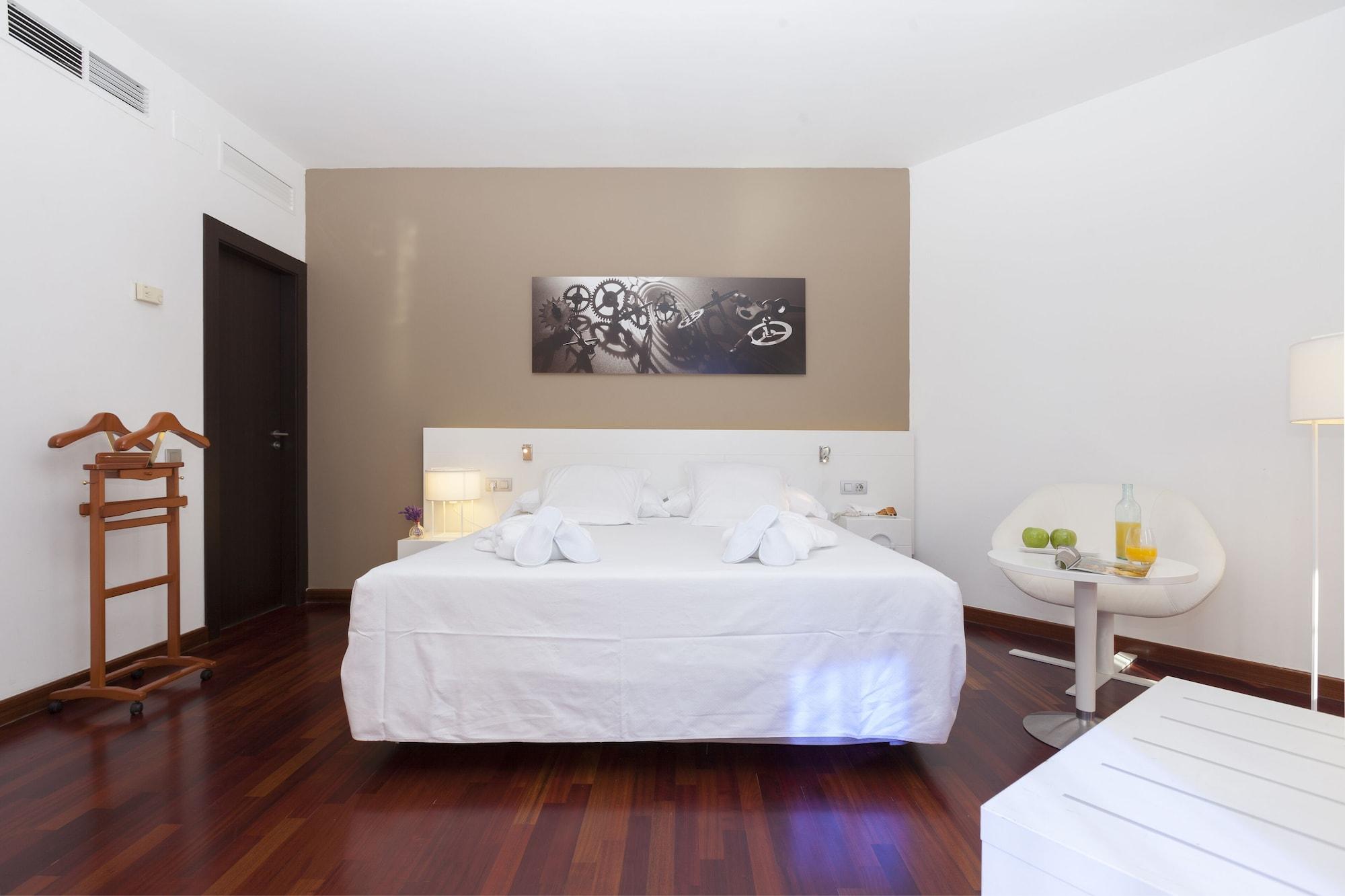 Urh Ciutat De Mataro Hotell Exteriör bild