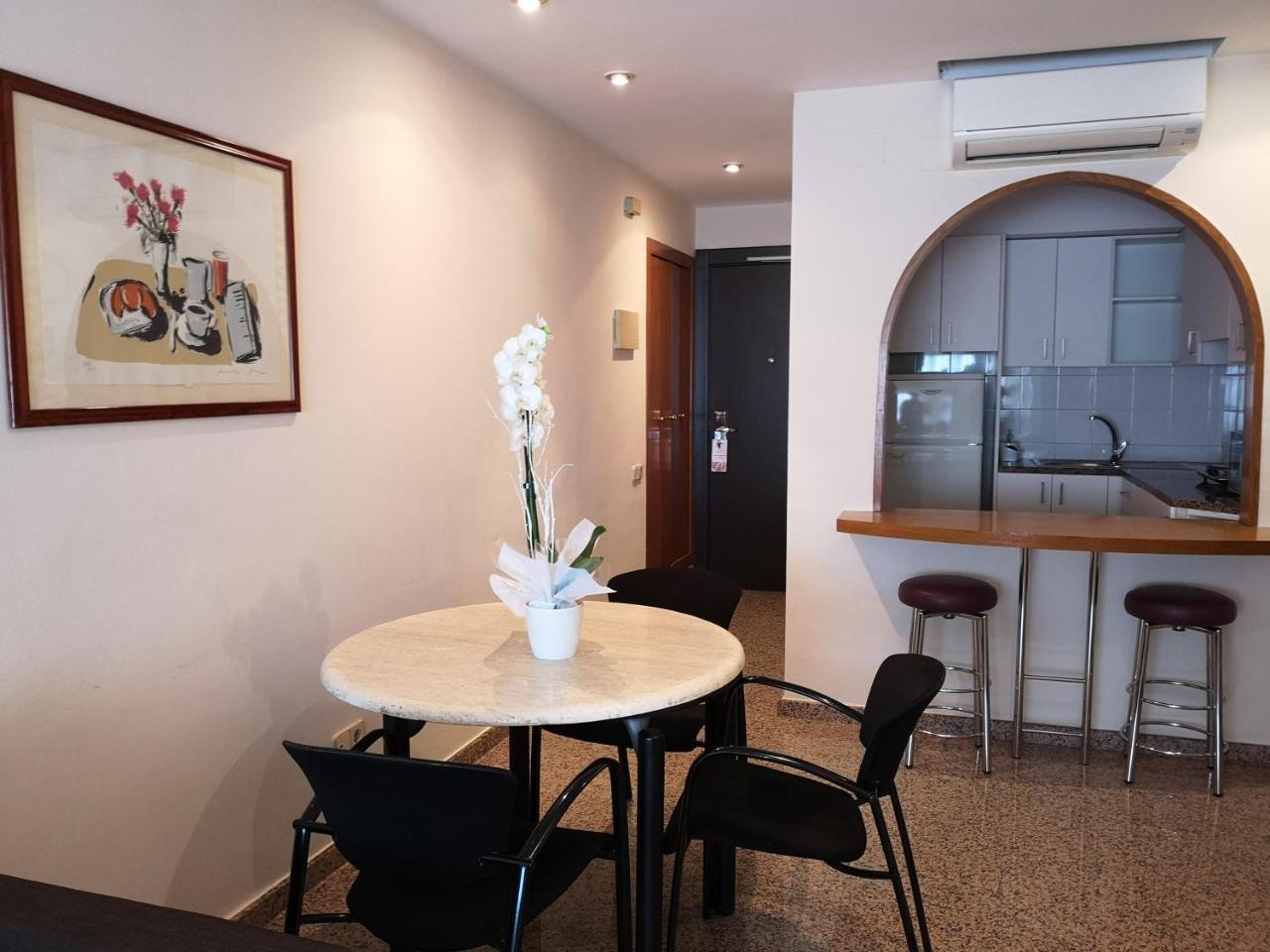 Urh Ciutat De Mataro Hotell Exteriör bild